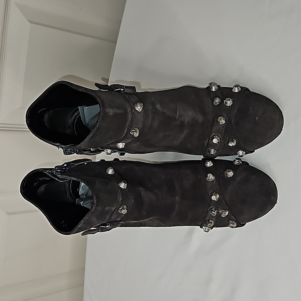 Balenciaga studded gray suede ankle boots size 39.5 - Picture 3 of 13